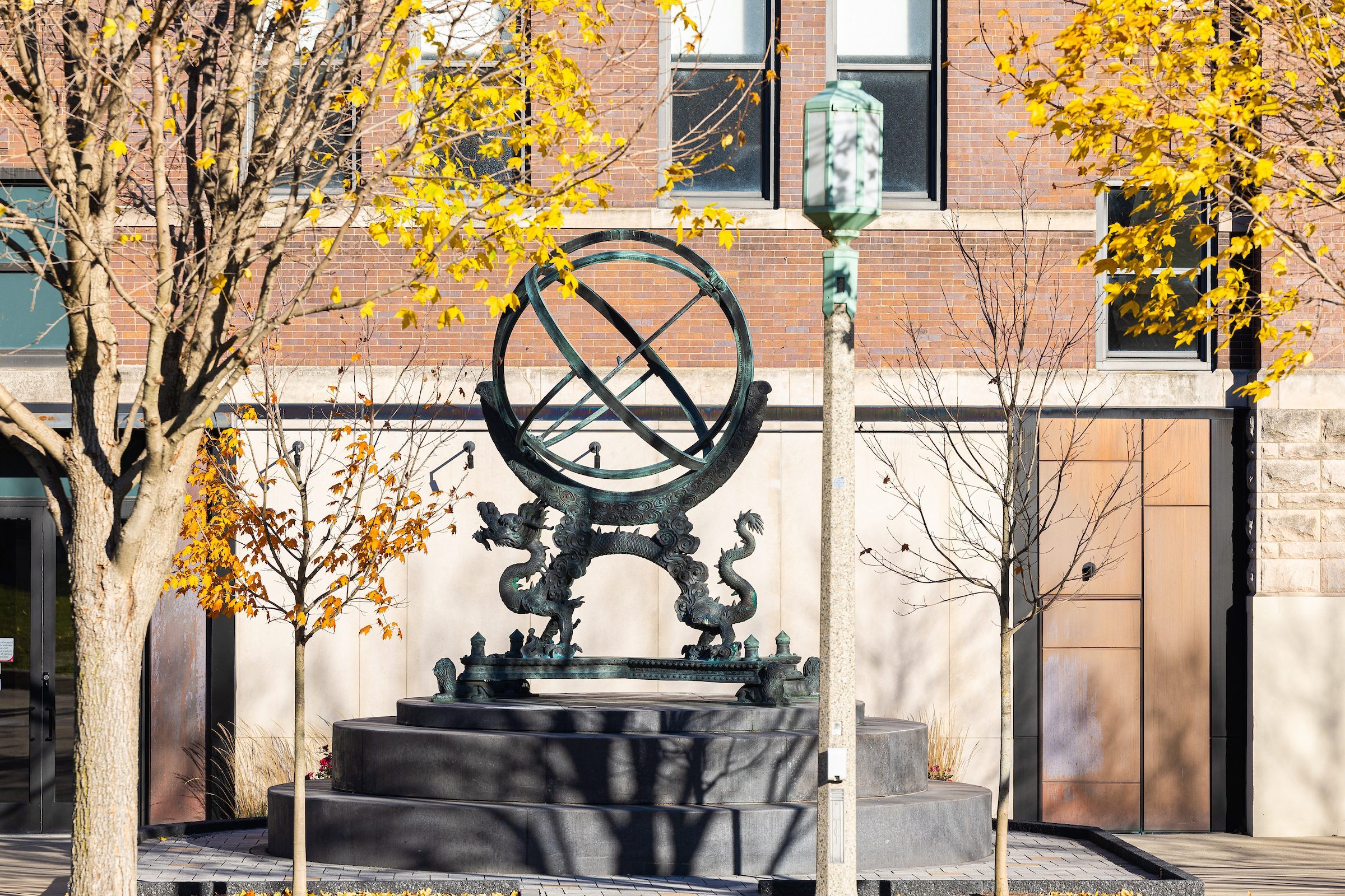 Fall colors around the Lake Shore Campus, November 14, 2023. (Photo: Lukas Keapproth)